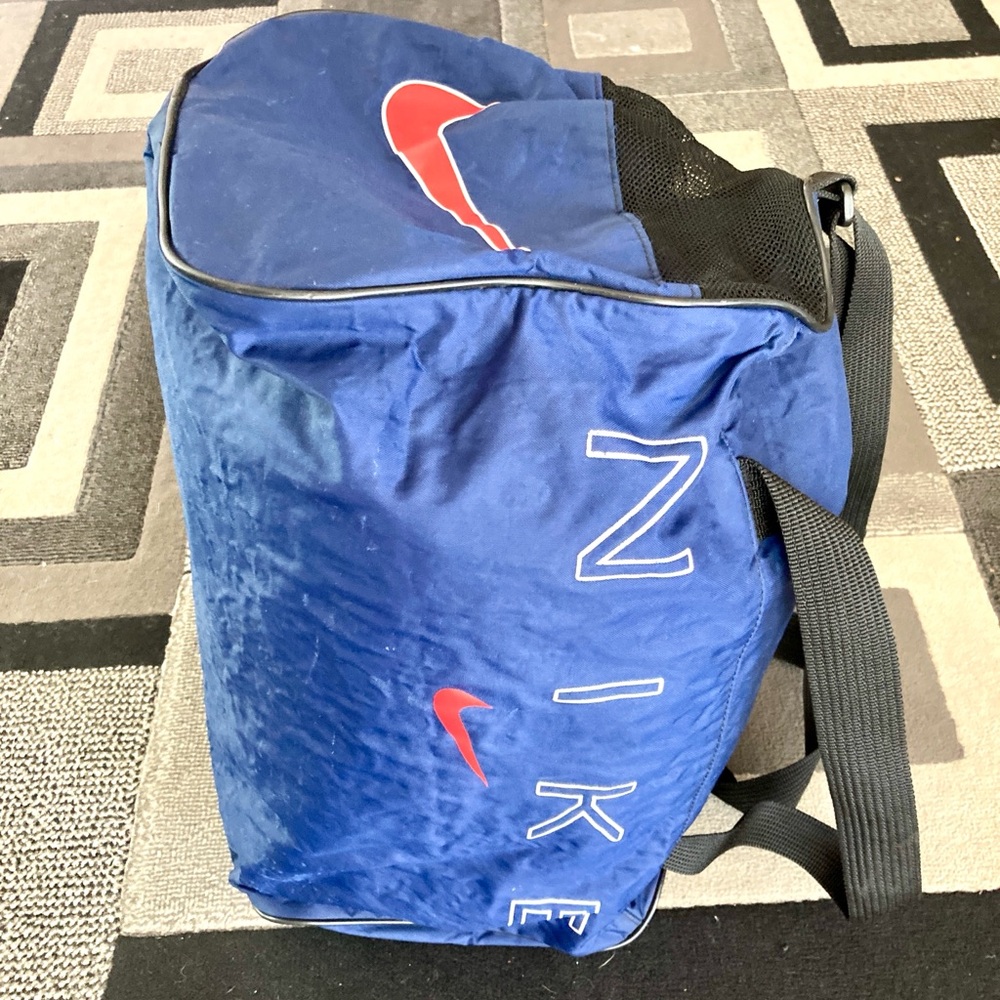 Vintage Nike Sport / Gym Bag - Picture 9 of 12